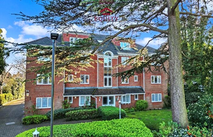 3 Bedroom Penthouse For Sale In Culloden Road, Enfield, EN2