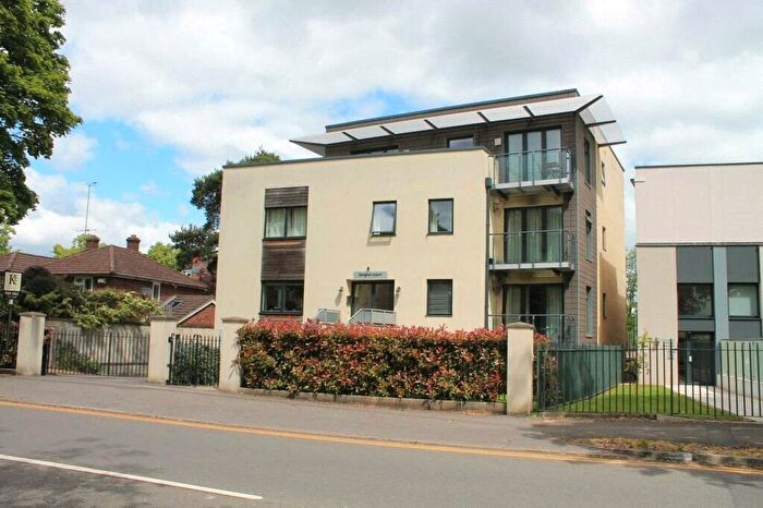 2 Bedroom Flat To Rent In Langton Court, Montpellier Terrace, Cheltenham, GL50