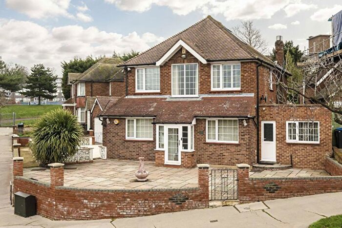 5 Bedroom Property For Sale In Westwood Avenue, London, SE19