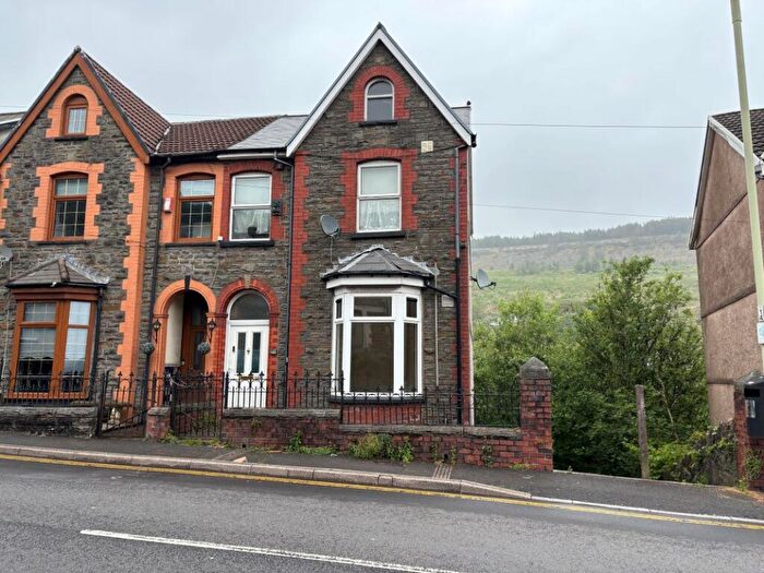 2 Bedroom Flat For Sale In North Road, Ferndale, Mid Glamorgan, CF43