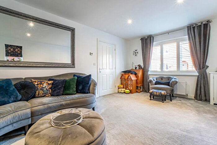 4 Bedroom Detached House For Sale In Oatlands Drive, Wixams, MK45