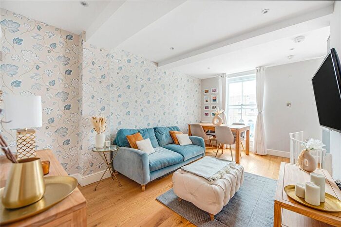1 Bedroom Flat To Rent In New Kings Road, Fulham Broadway, SW6