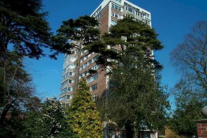 1 Bedroom Flat To Rent In Brampton Tower, Bassett Avenue, Southampton, SO16