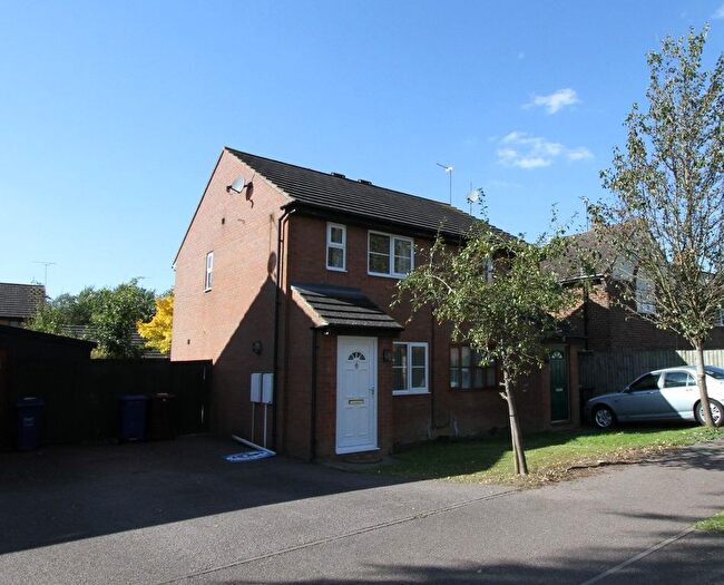 2 Bedroom Semi-Detached House To Rent In School Row, Banbury, Oxon, OX16