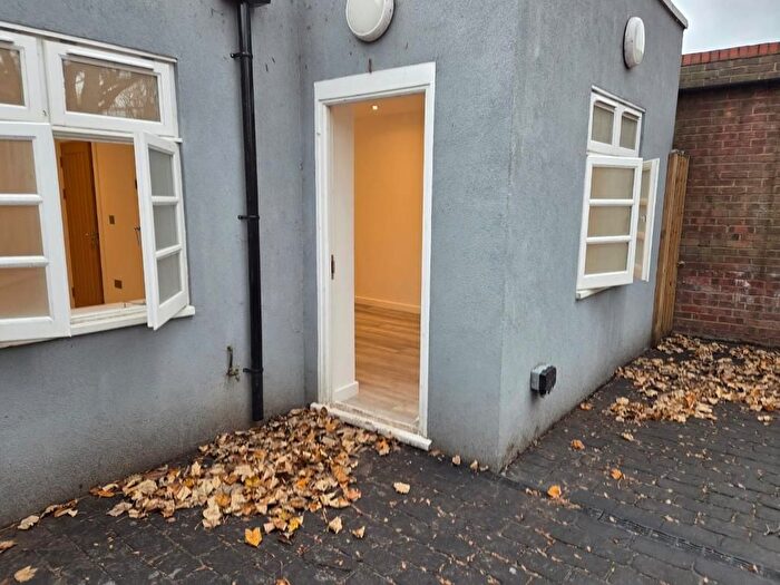 2 Bedroom Flat To Rent In Longwood Gardens, London, IG5