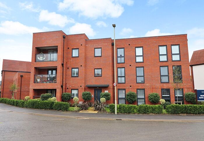 2 Bedroom Flat For Sale In Oakhanger Close, Curbridge, SO30