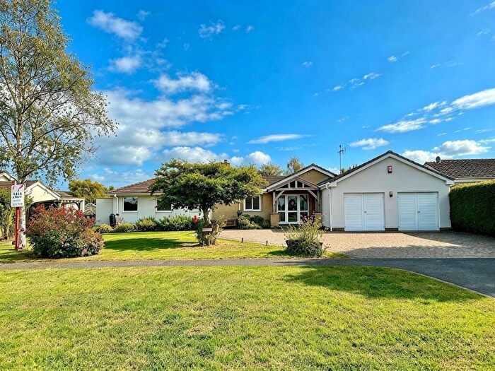 4 Bedroom Detached Bungalow For Sale In Chestnut Springs, Lydiard Millicent, SN5