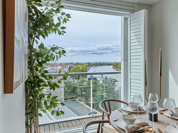 2 Bedroom Flat For Sale In Brewhouse Lane, London, SW15