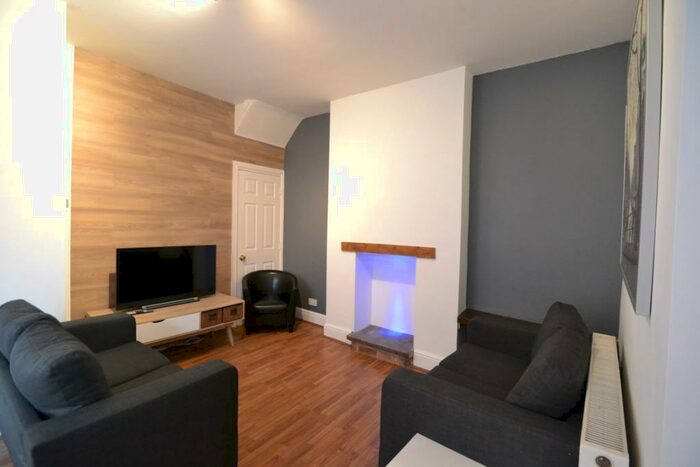 5 Bedroom Detached House To Rent In Albert Grove, Lenton, Nottingham, NG7