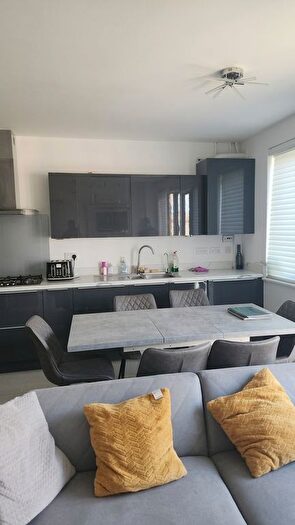 3 Bedroom Semi Detached House To Rent In Cane Hill Drive, Coulsdon, CR5
