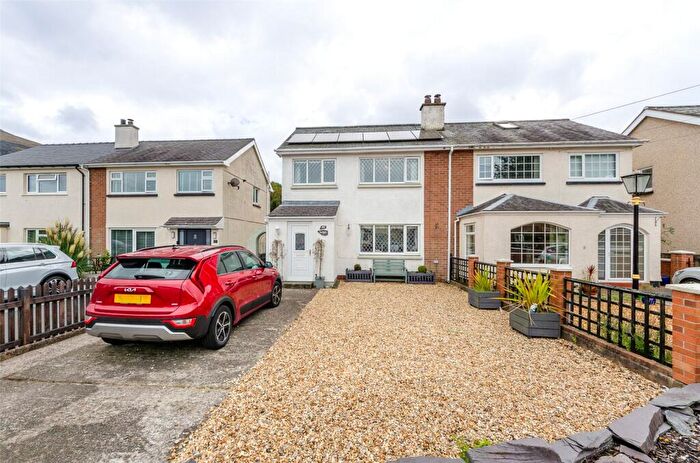 3 Bedroom Semi Detached House For Sale In Maes Padarn, Llanberis, Caernarfon, LL55