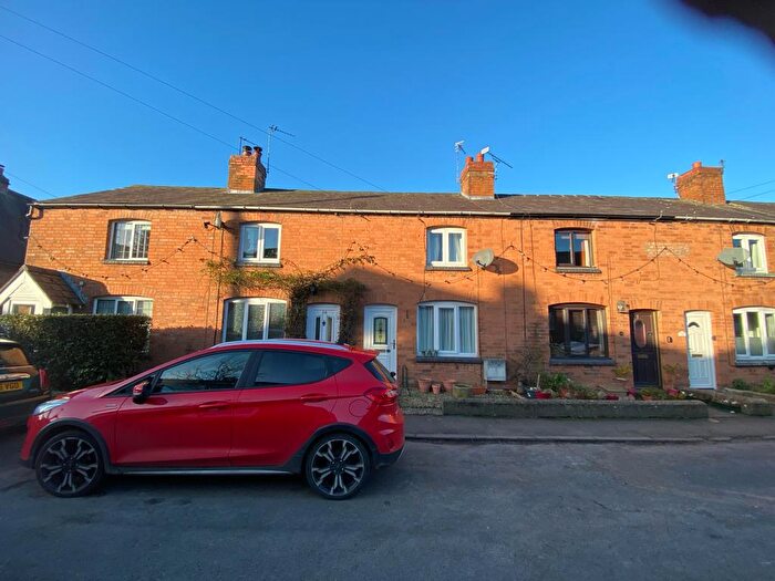 2 Bedroom House To Rent In Ivy Lane, Harbury, CV33