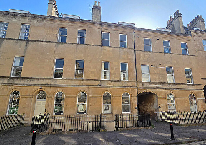 1 Bedroom Apartment For Sale In Henrietta Street, Bath, BA2