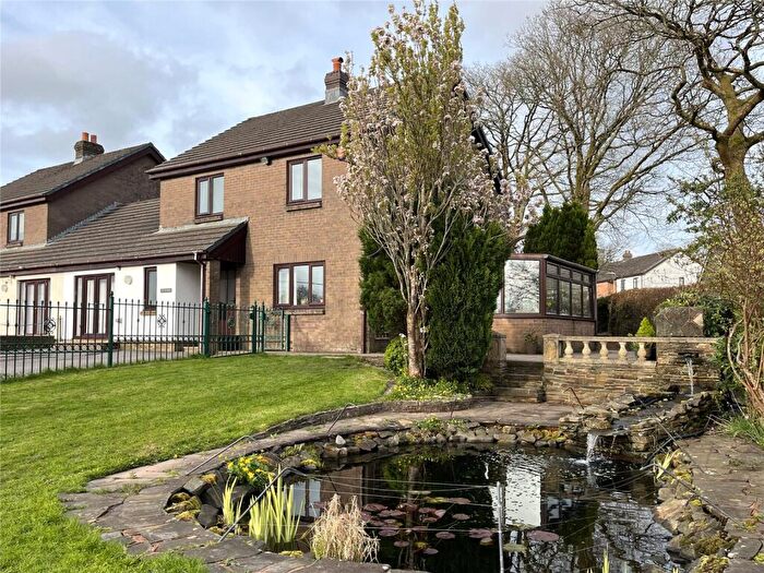 3 Bedroom Link Detached House For Sale In Porthyrhyd, Carmarthen, Carmarthenshire, SA32