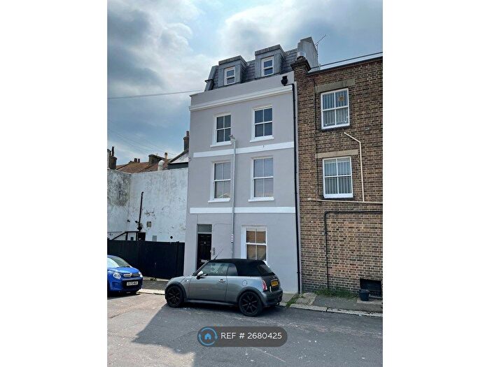 1 Bedroom Flat To Rent In South Street, St. Leonards-On-Sea, TN37