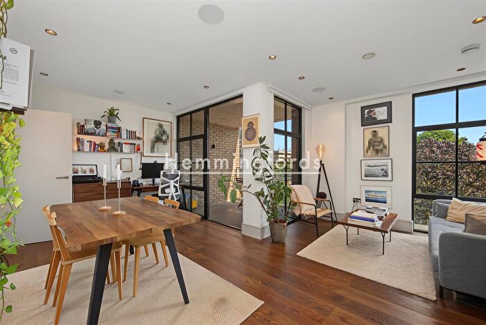 1 Bedroom Apartment To Rent In Bracklyn Street, London, N1