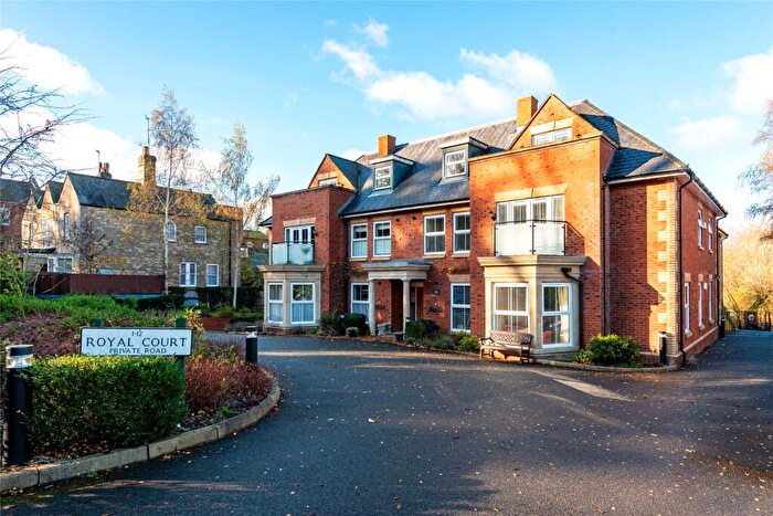 3 Bedroom Apartment For Sale In Chandos Road, Buckingham, Buckinghamshire, MK18