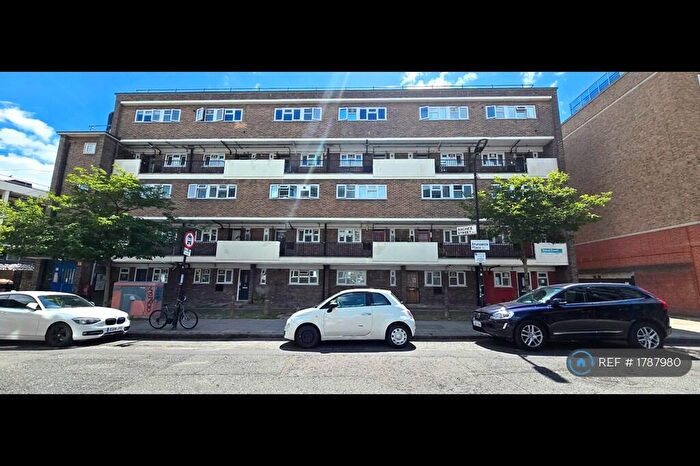 3 Bedroom Flat To Rent In Vince Court, London, N1