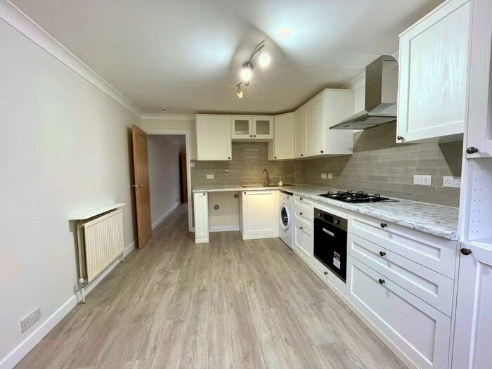 2 Bedroom House To Rent In Coggeshall Grove, Wavendon Gate, Milton Keynes, MK7