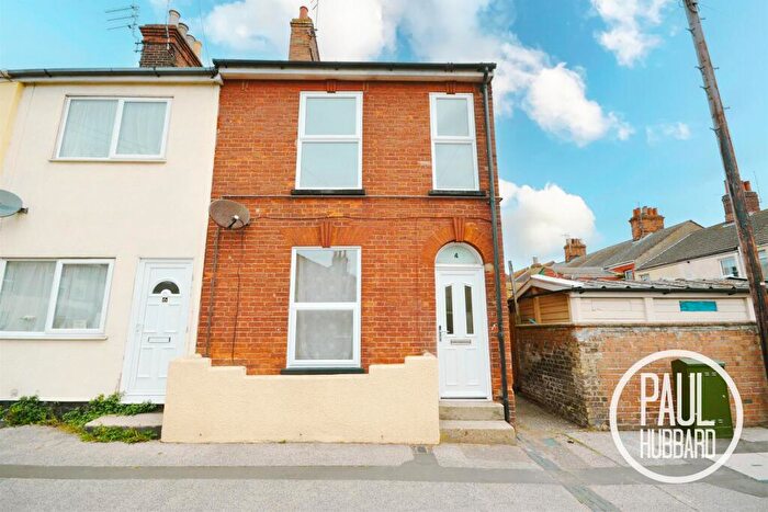 4 Bedroom End Of Terrace House For Sale In Norwich Road, Lowestoft, NR32