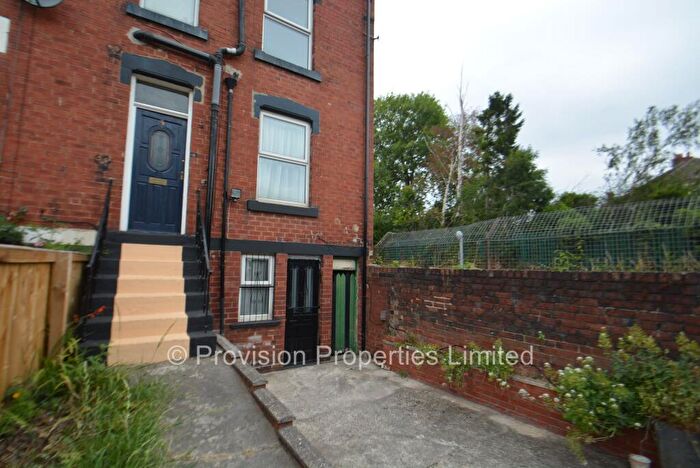 2 Bedroom End Of Terrace House To Rent In Beechwood Row, Burley, Leeds, LS4