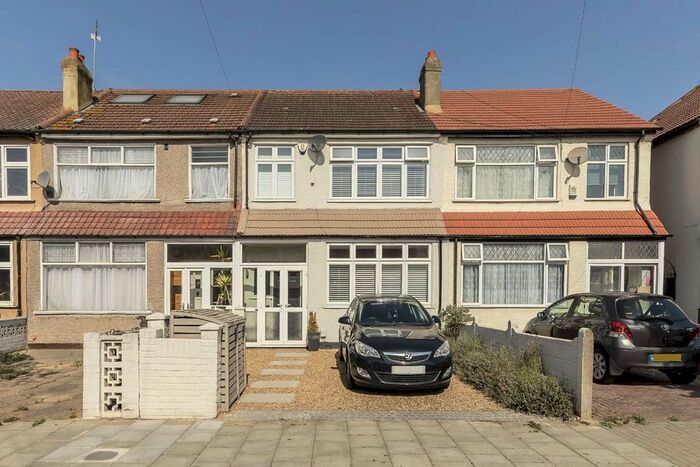 3 Bedroom Property To Rent In Helmsdale Road, London, SW16