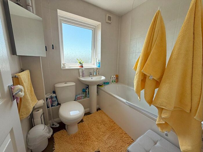 3 Bedroom Semi-Detached House For Sale In Westminster Road, Wellingborough, Northamptonshire, NN8