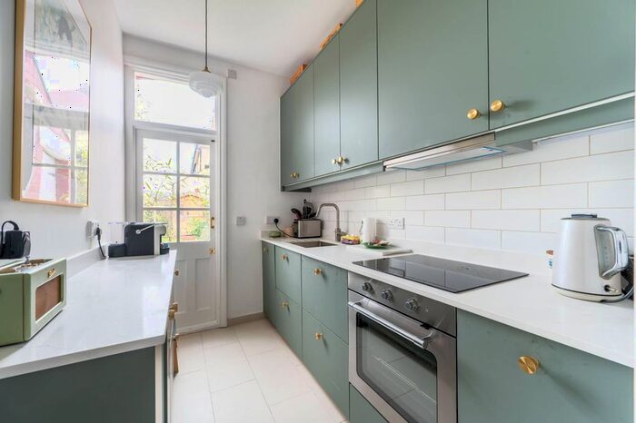 3 Bedroom Property To Rent In Hamilton Road, Willesden Green, London, NW10