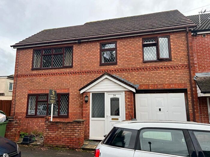 5 Bedroom Semi Detached House To Rent In Spear Road, Portswood, Southampton, SO14