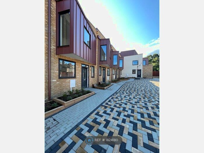 4 Bedroom Terraced House To Rent In Truelove Place, Charlton, SE7