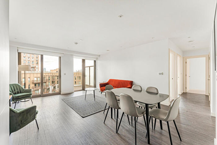 3 Bedroom Flat For Sale In Western Gateway, London, London, London, E16