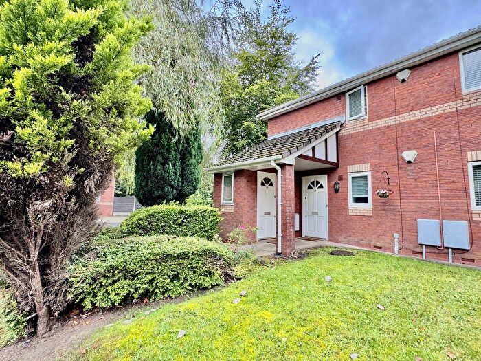 2 Bedroom Apartment For Sale In Millstone Close, Bredbury, SK6