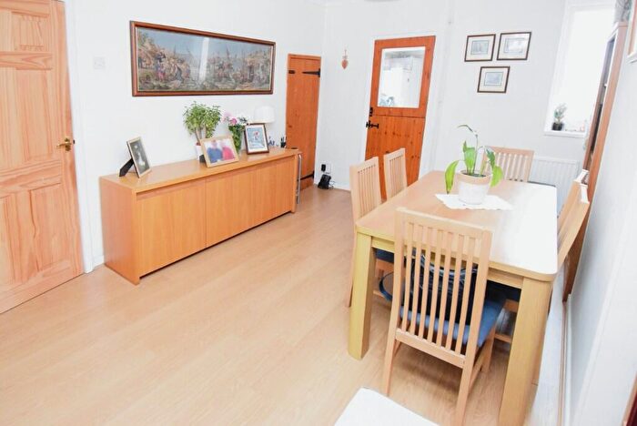 2 Bedroom End Of Terrace House For Sale In Bulford Road, Durrington, SP4
