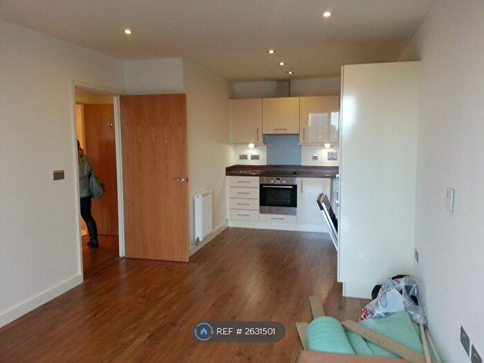 1 Bedroom Flat To Rent In Sapphire Court, London, E15