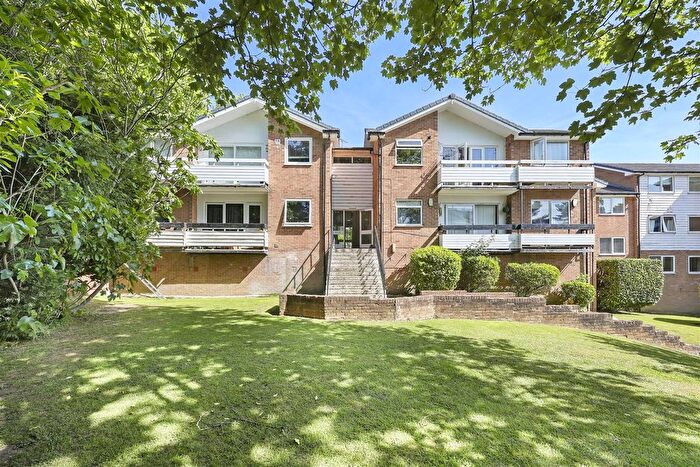 1 Bedroom Flat To Rent In Cedar Court, Epping, CM16