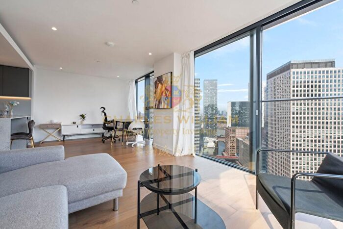3 Bedroom Apartment To Rent In Apartment, Hampton Tower, Marsh Wall, London, E14