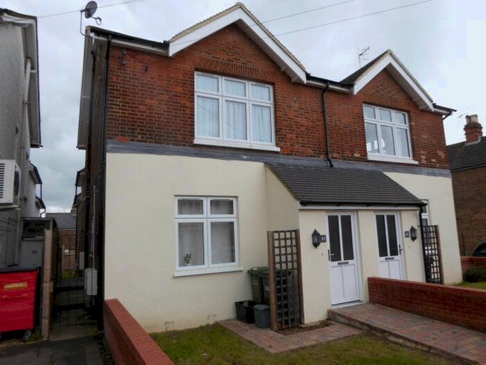 2 Bedroom Flat To Rent In Nutfield Road, Merstham, Redhill, RH1