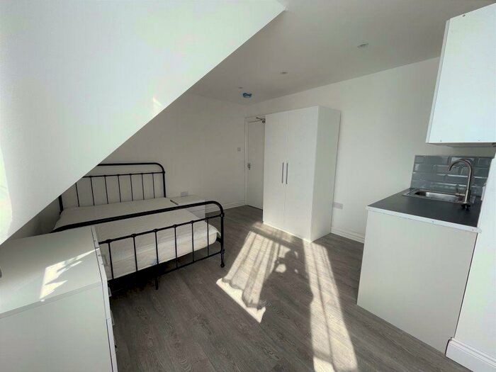 Studio To Rent In Aldermans Drive, Peterborough, PE3