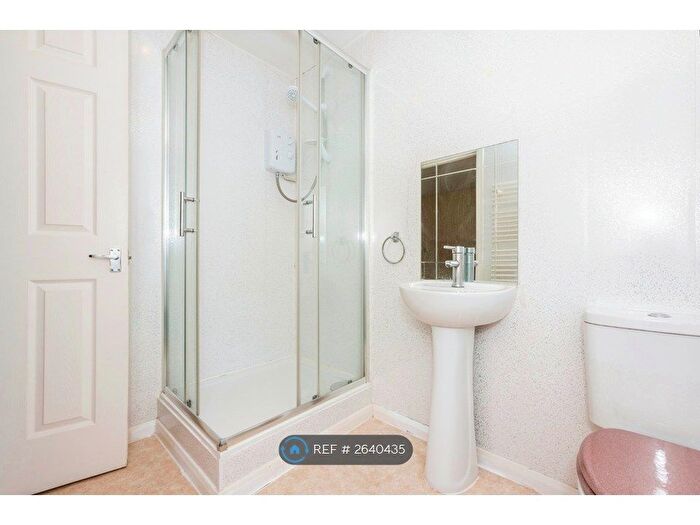 2 Bedroom Bungalow To Rent In Morgan Road, Rochester, ME2