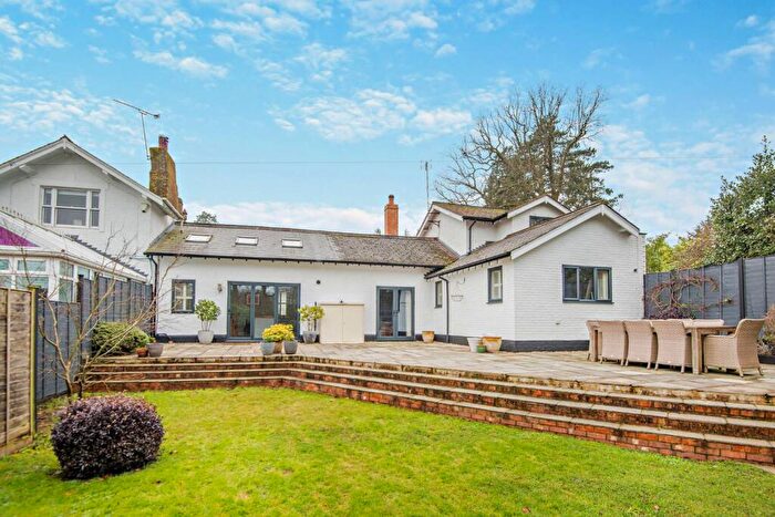 3 Bedroom House For Sale In Rose Court, Reading Road, Berkshire, RG7