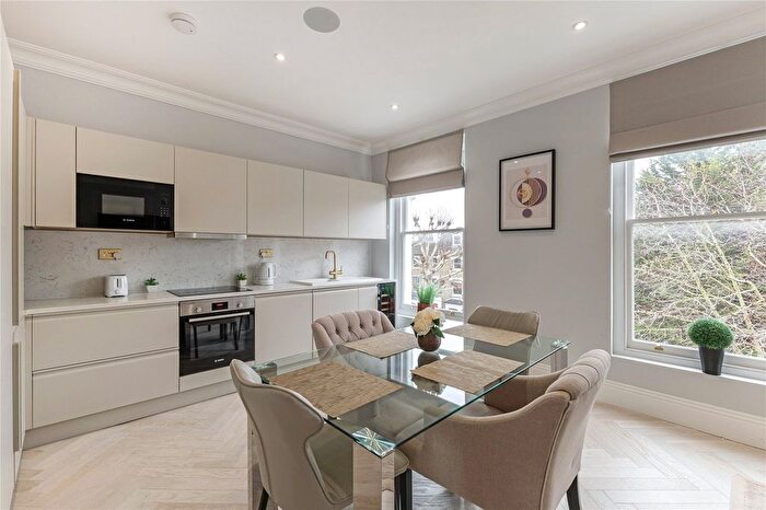 3 Bedroom Flat To Rent In Hammersmith Grove, London, W6