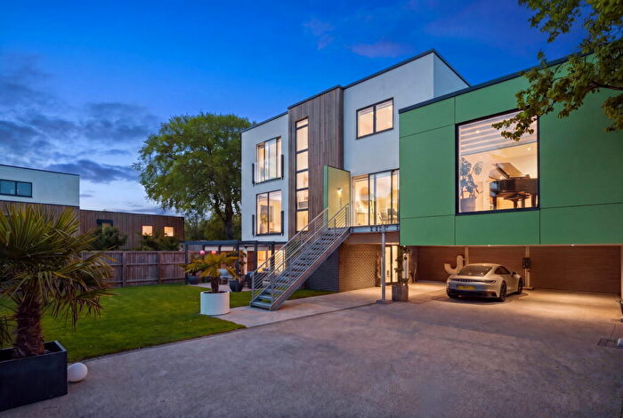 4 Bedroom Detached House For Sale In Wilford Lane, West Bridgford, Nottingham., NG2