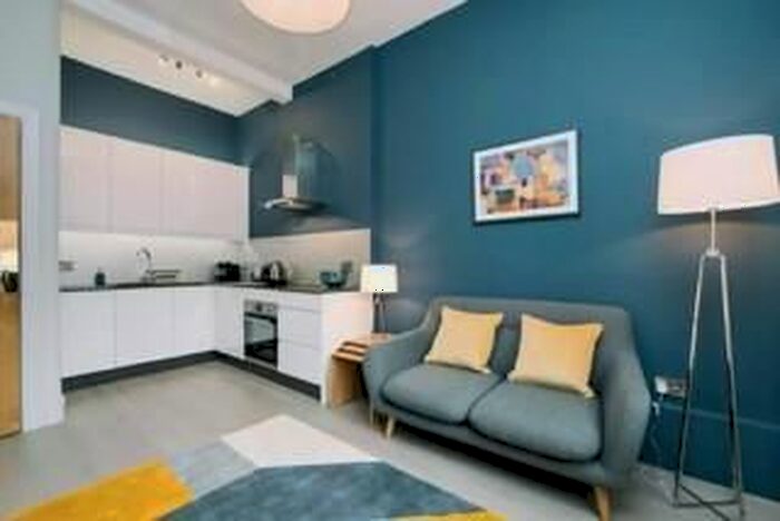 2 Bedroom Flat To Rent In Lochrin Buildings, Edinburgh, EH3