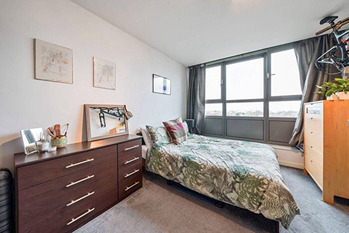2 Bedroom Flat For Sale In Courtenay House, Brixton Hill, London, SW2