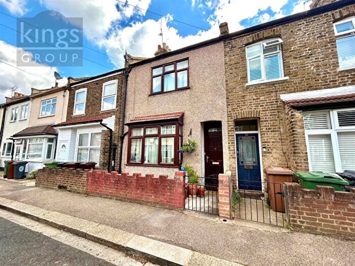 2 Bedroom House For Sale In Chivers Road, London, E4
