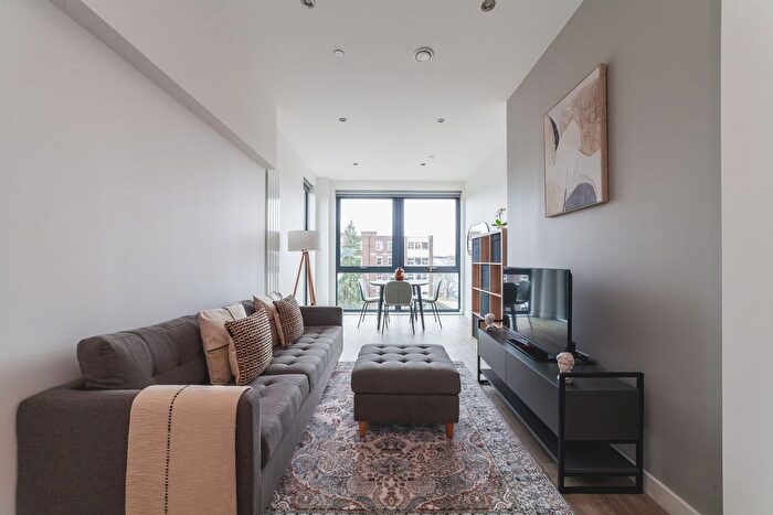 1 Bedroom Flat To Rent In Centric Close, London, NW1