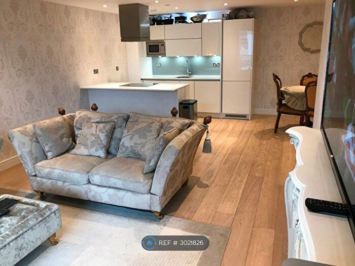 3 Bedroom Flat To Rent In Commercial Street, London, E1