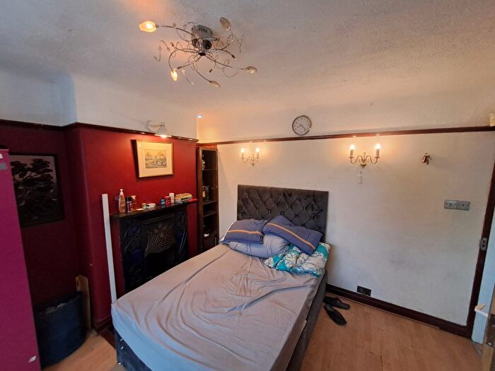 4 Bedroom Semi-Detached House To Rent In Grecian Street North, Salford, M7