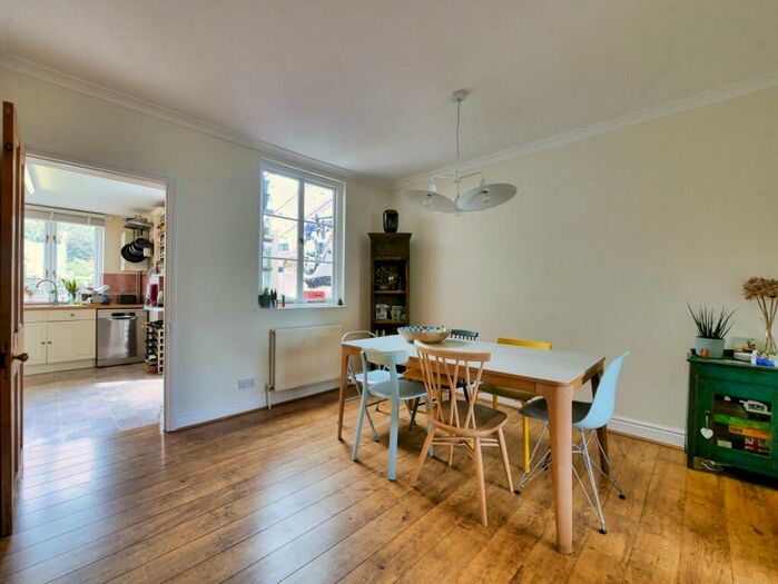 3 Bedroom Terraced House To Rent In Victoria Road, Cirencester, GL7