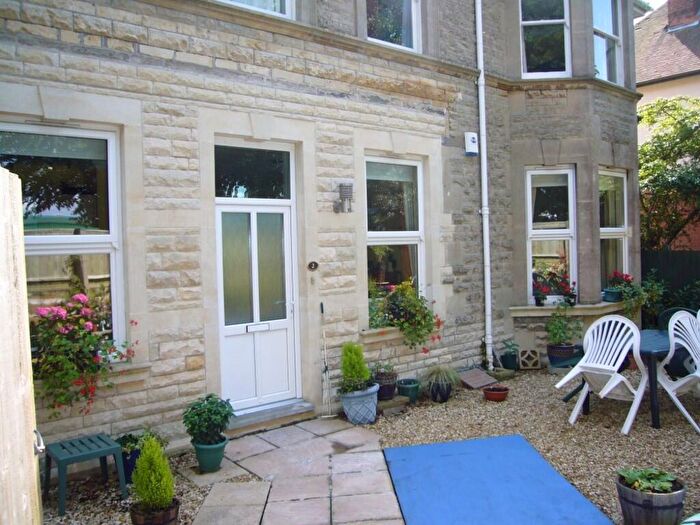 2 Bedroom Flat To Rent In Combe Down - The Avenue, BA2